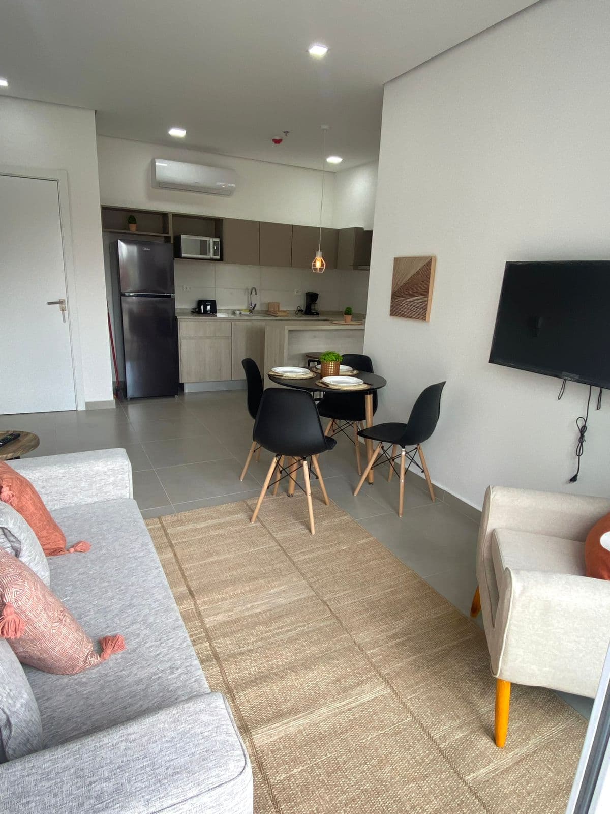 Alquilo Amplio Dpto. De 1 Dormitorio Amoblado En Barrio Herrera