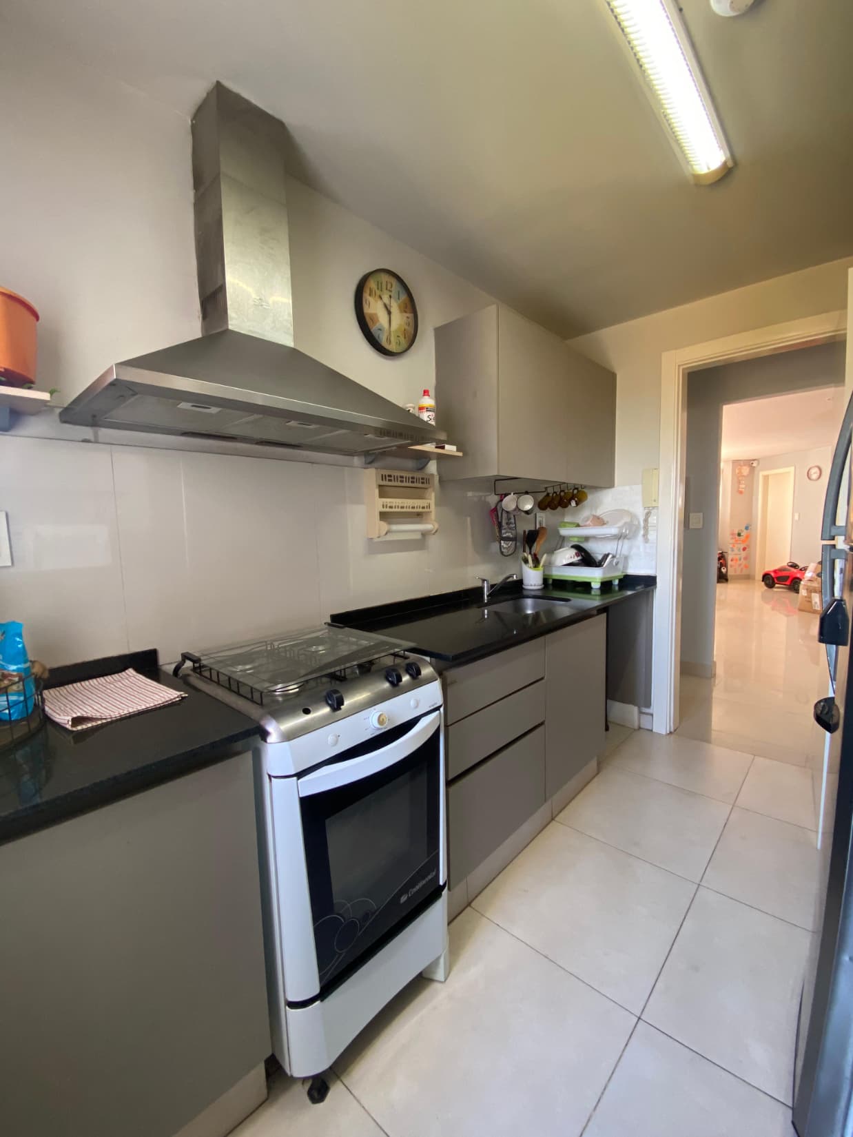SE VENDE DEPARTAMENTO SEMI AMOBLADO