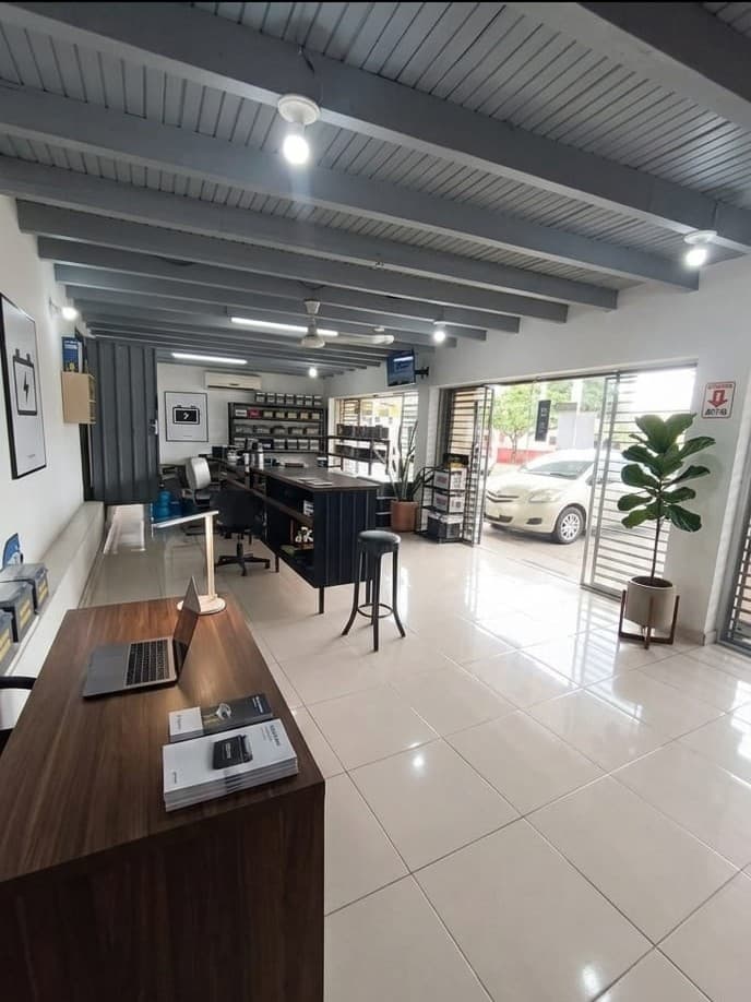 Vendo salón comercial + 4 departamentos – 2