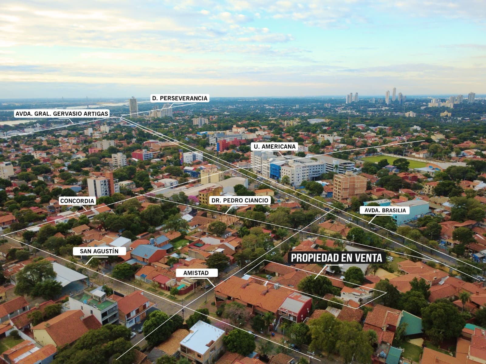 AMPLIA Y HERMOSA CASA A LA VENTA EN BARRIO JARA - 650.000 USD – 2