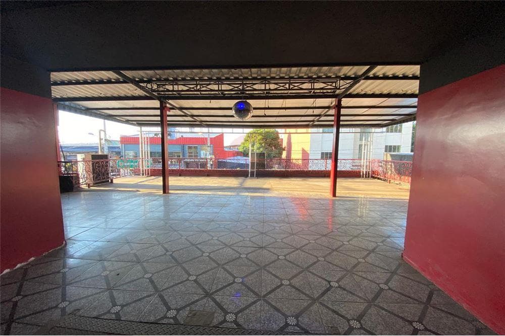 ALQUILO SALÓN COMERCIAL – 3