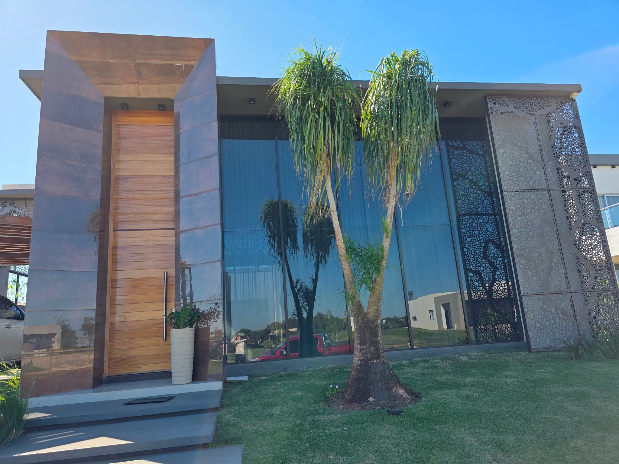 Donde El Diseño Se Encuentra Con El Paraíso: Tu Casa En Agua Vista” – 2