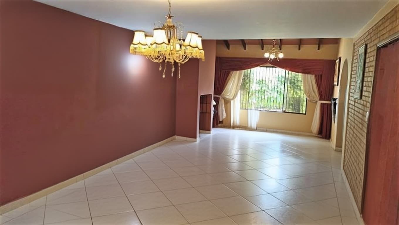Casa Con Piscina, Jacuzzi Y Quincho | 4 Dorms | 3 Cocheras | Fernando De La Mora – 2