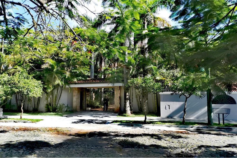 En Alquiler Lujosa Residencia Zona Los Laureles – 2