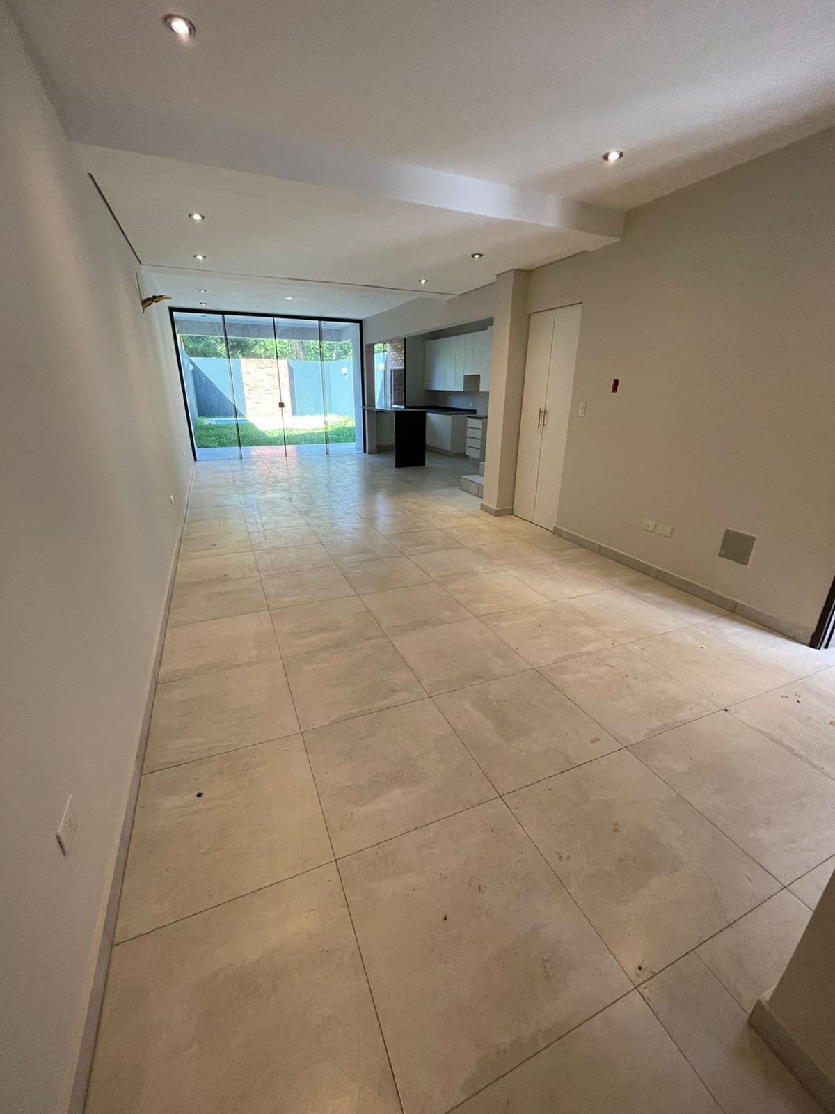 Vendo/alquilo Duplex A Estrenar Con Piscina, Bo. Loma Merlo- Luque – 2