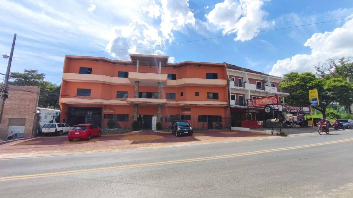 Imponente Inmueble Comercial en San Lorenzo: Edificio Administrativo + Tinglado – 3