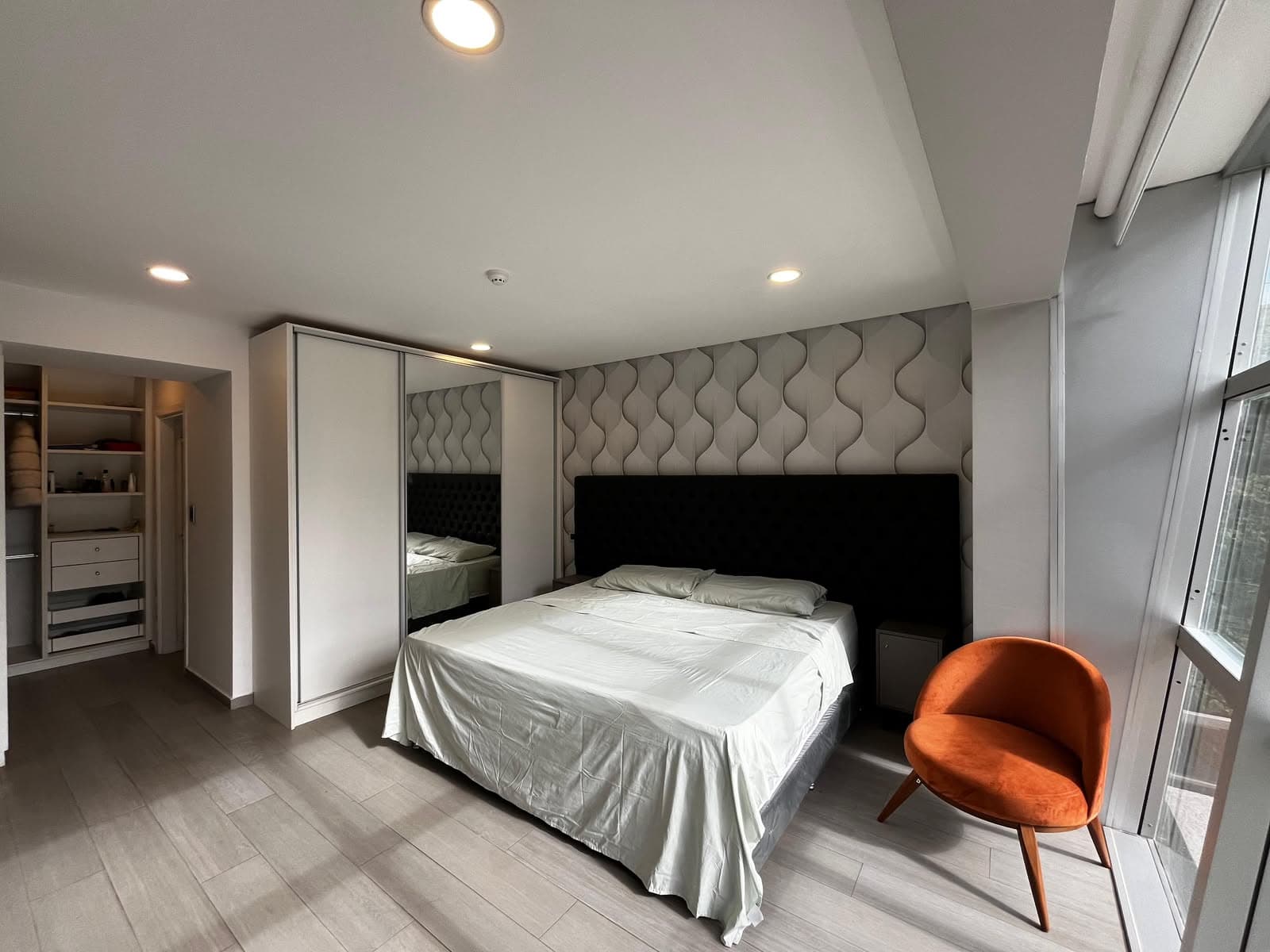 ALQUILER o VENTA de departamento de DOS dormitorios EN SUITE barrio mbrurucuya
