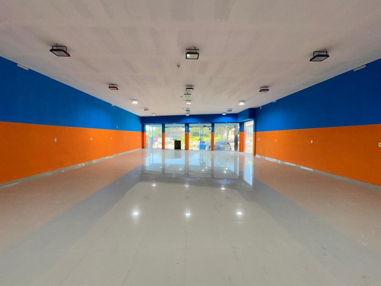OPORTUNIDAD DE ALQUILER COMERCIAL EN UBICACIÓN ESTRATÉGICA