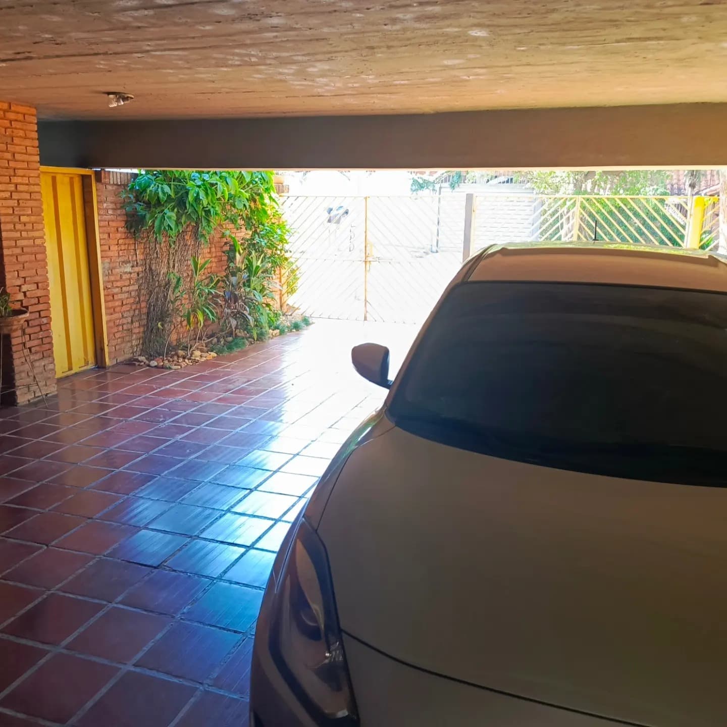 Vendo Casa De 2 Plantas Con Piscina En Barrio San Vicente – 2