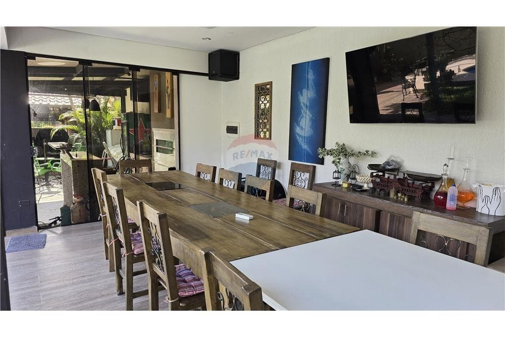 EN VENTA CASA DE UNA PLANTA CON PISCINA – 3