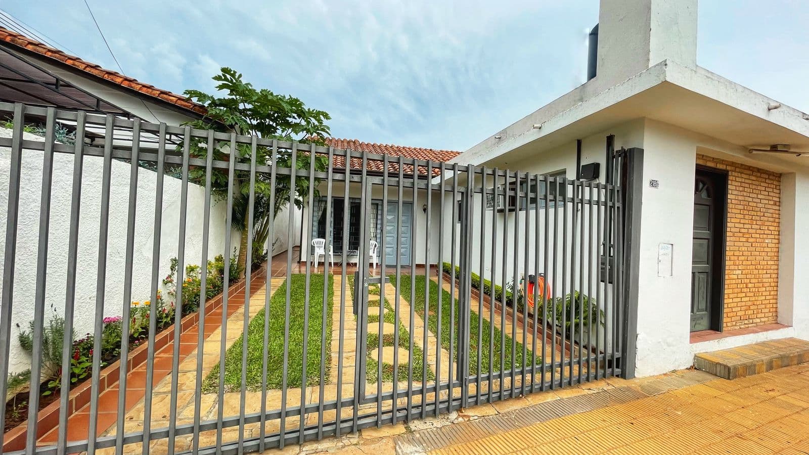 Residencia En Venta - Barrio San Cristóbal, Asunción. – 2