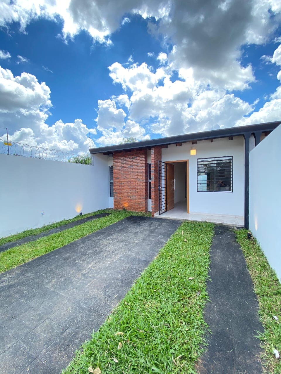 VENDO CASA EN LUQUE MORACUE