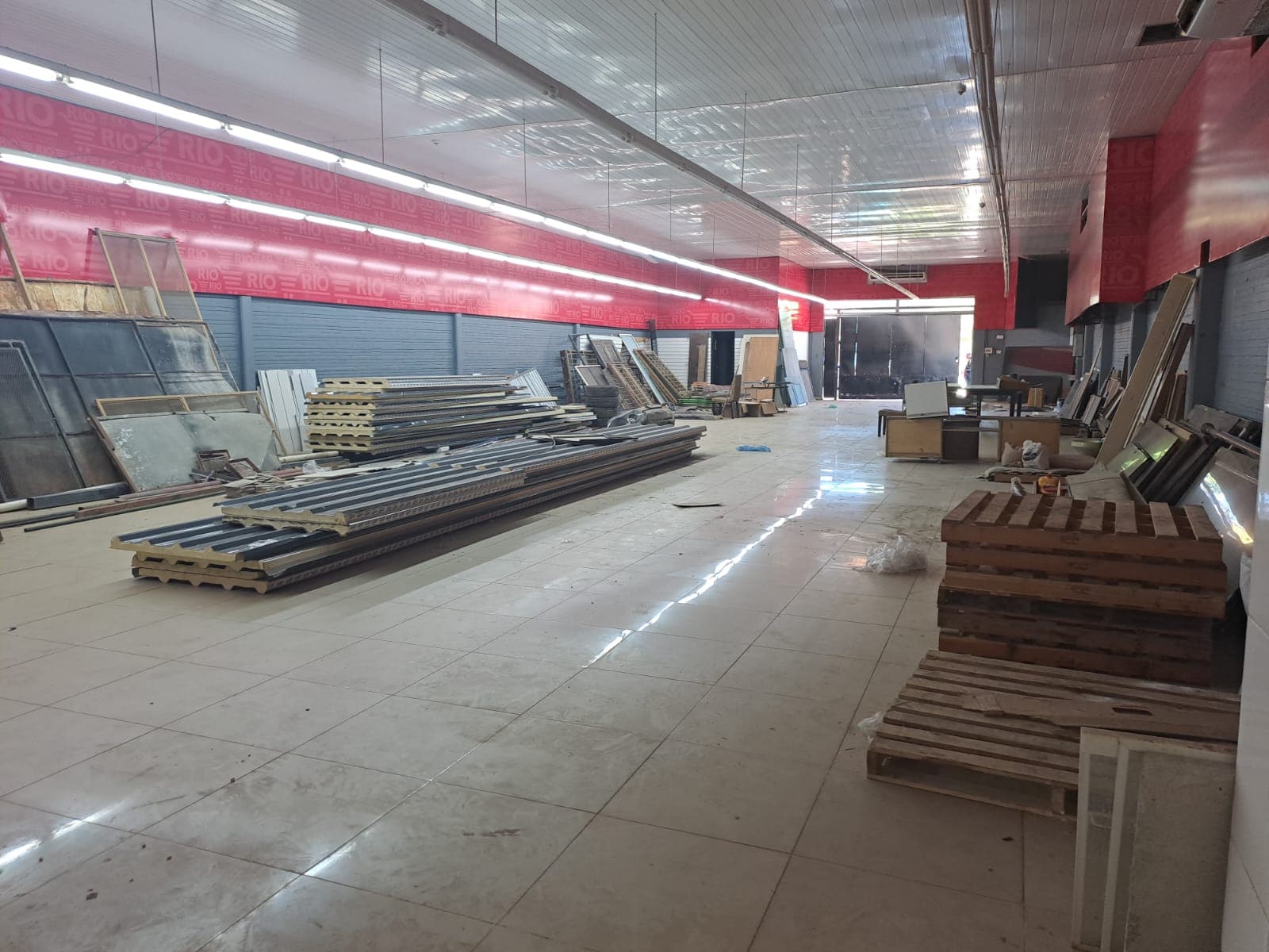 LOCAL / PROPIEDAD COMERCIAL EN ALQUILER – SAN LORENZO – 3