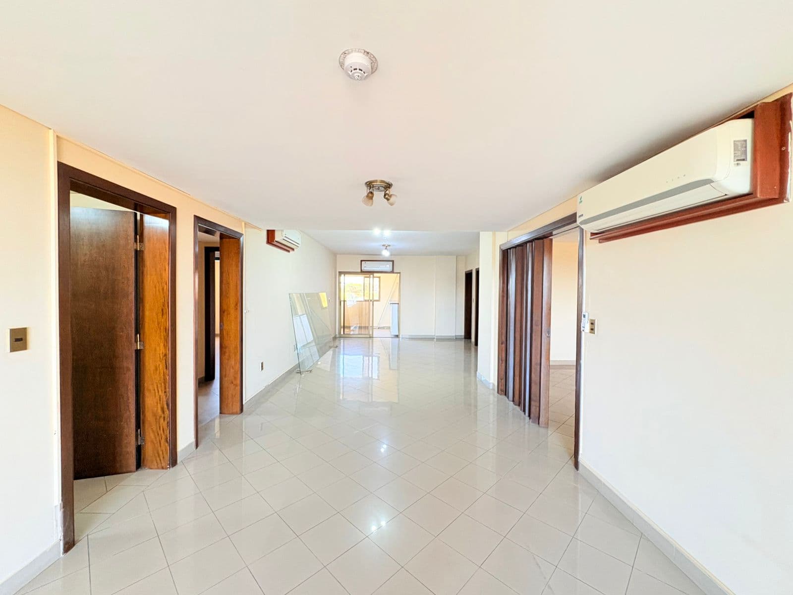 ALQUILO PENTHOUSE DE 3 NIVELES Y 1.000 M2 – 3