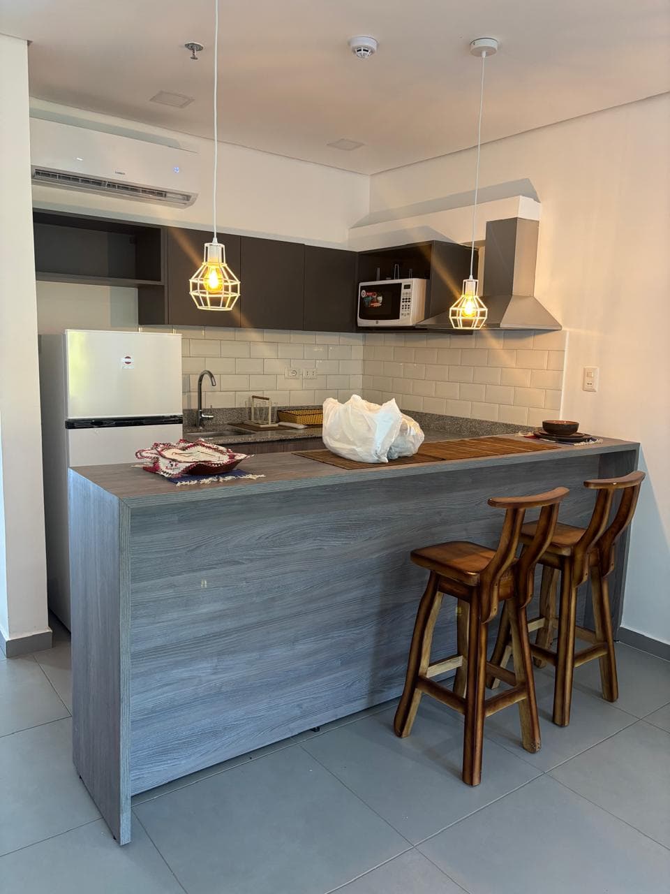 ALQUILO MONOAMBIENTE AMOBLADO EN YKUA SATI Superficie: 41 m² – 3