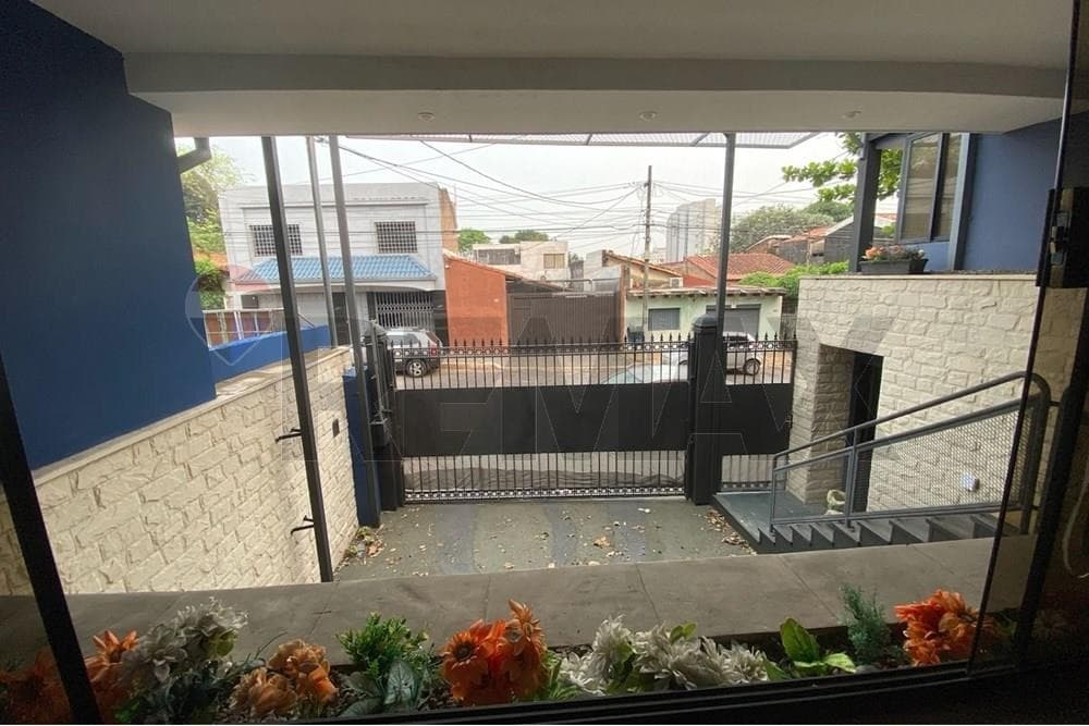 Venta de Residencia en Pettirossi, Asunción! – 2