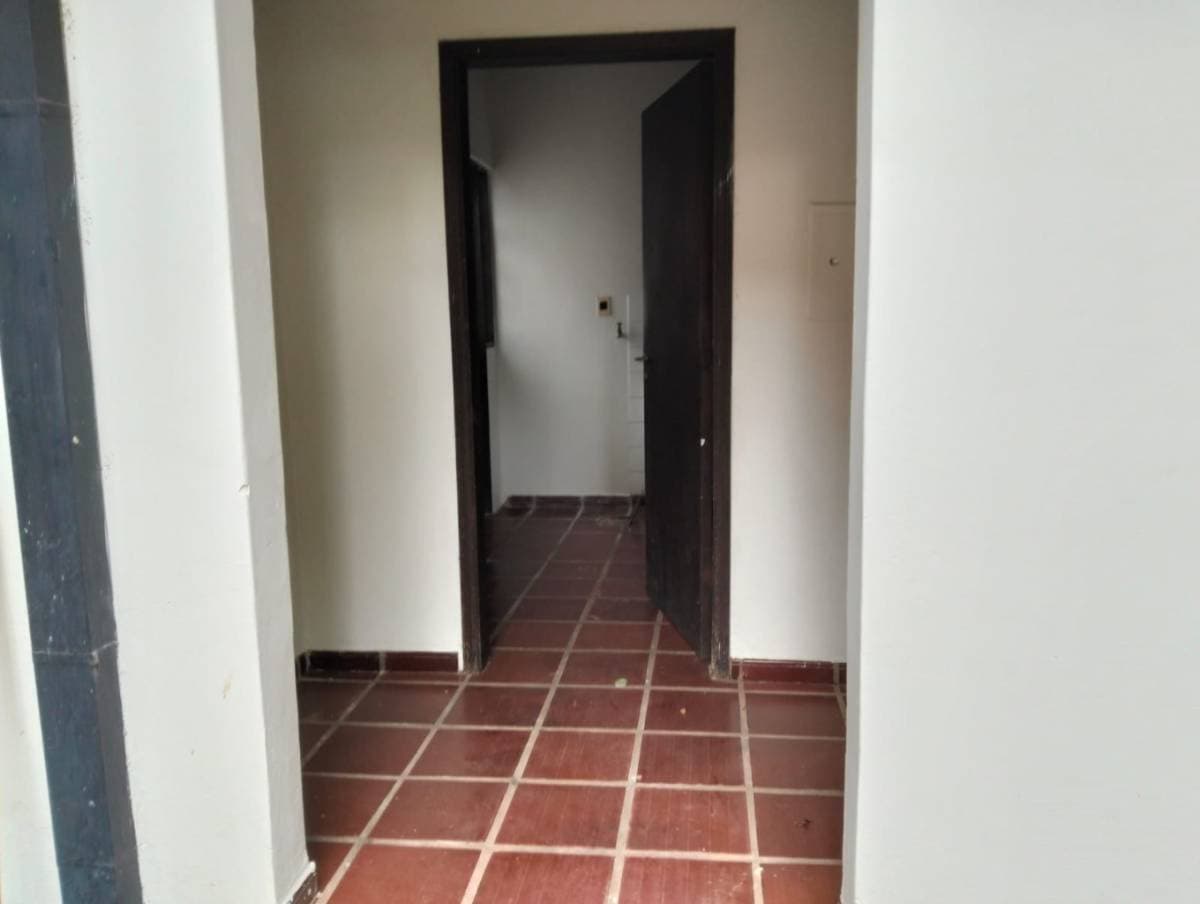 ALQUILO HERMOSA CASA EN BARRIO MBURUCUYA – 3