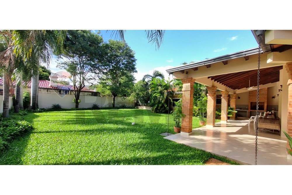 Casa de 4 habitaciones con Terreno de 800 M2 en Lambaré Kennedy – 2