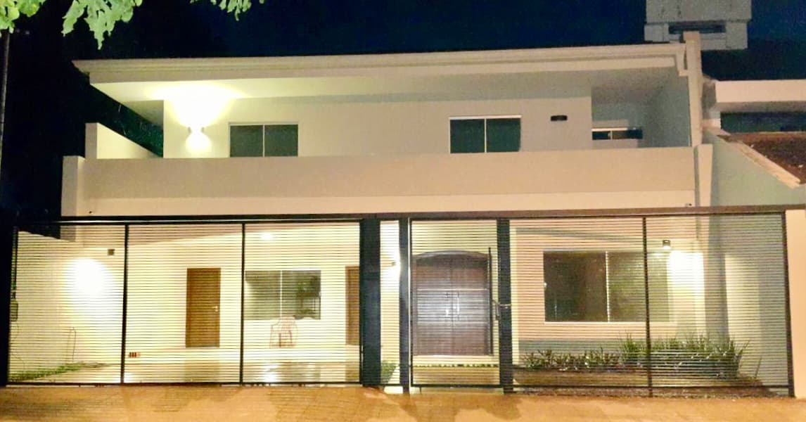 Alquiló casa Moderna