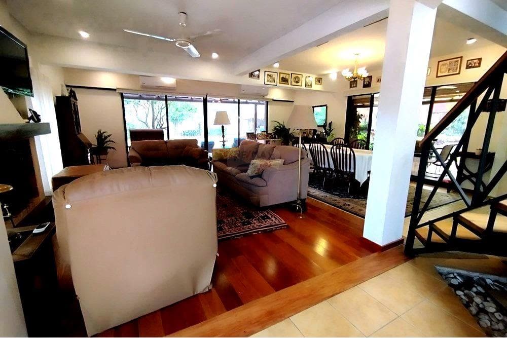 VENDO CASA EN LAMBARÉ – 2