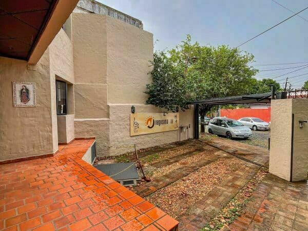 VENDO AMPLI0 DUPLEX - BARRIO LOS LAURELES - ZONA CASA RICA – 3
