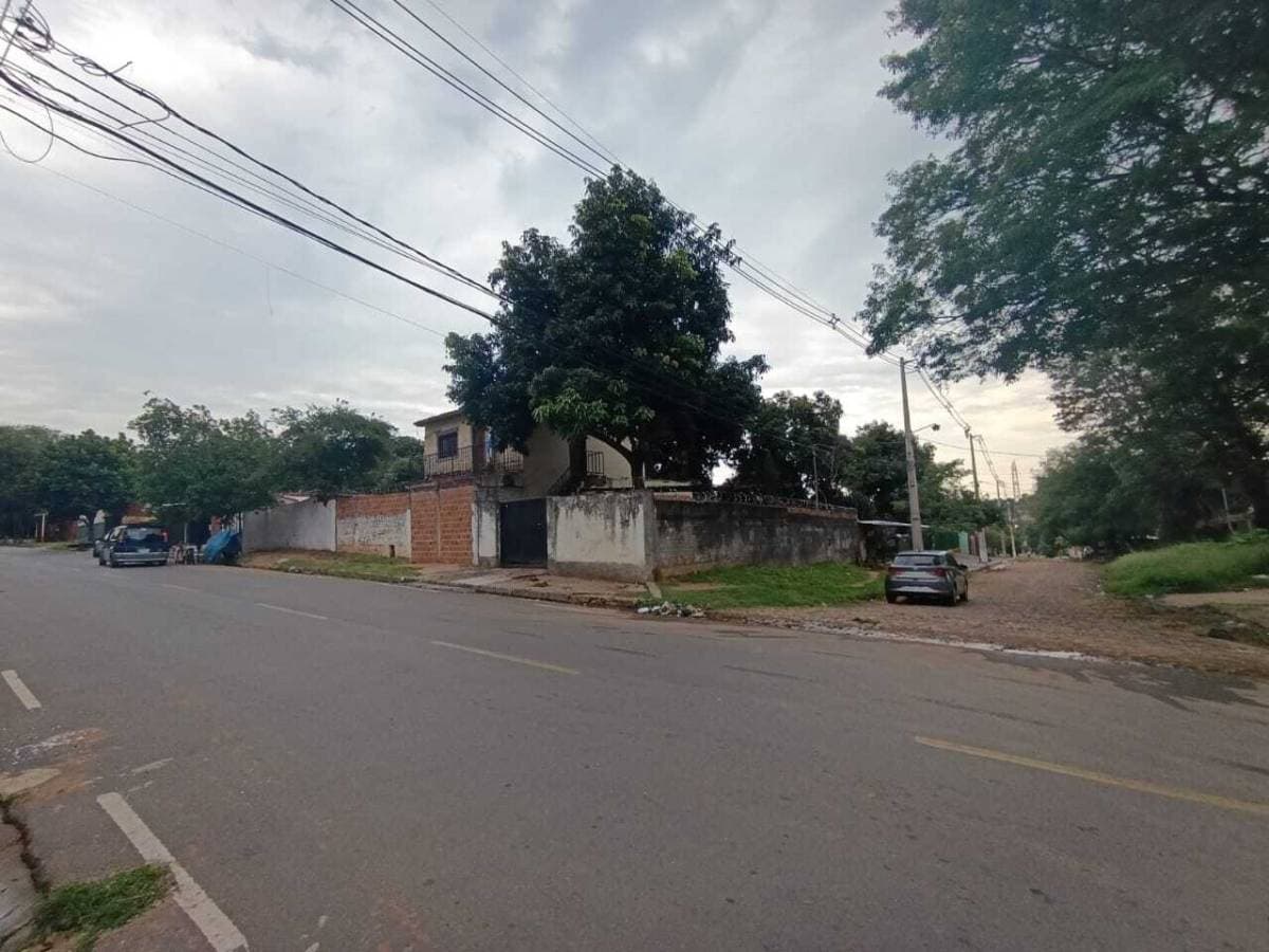 Gran Casa en Esquina – Amplios Espacios para tu Familia – 3