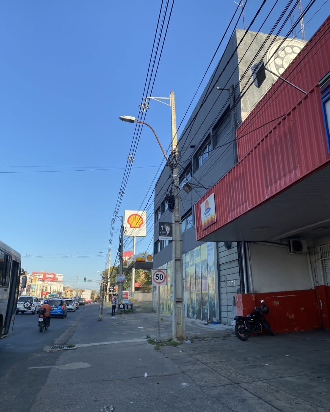 ALQUILO OFICINA CORPORATIVA S/AVDA JOSE FELIX ESTIGARRIBIA 3600 M2 – 2