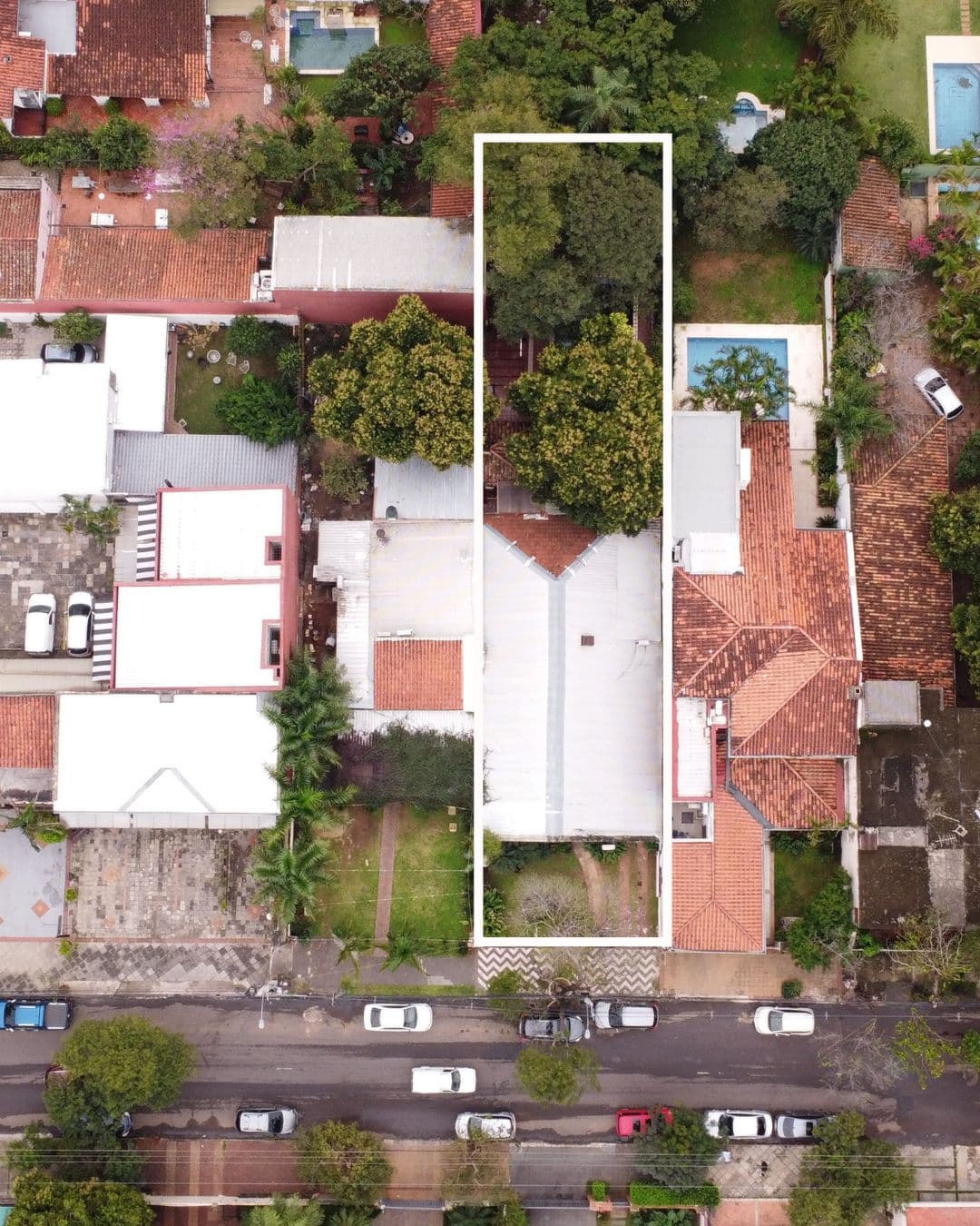 VENDO PROPIEDAD EN LA CIUDAD DE ASUNCION EN EL BARRIO YCUA SATI