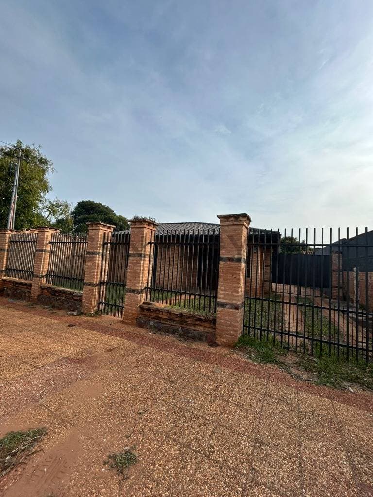 VENDO CASA EN SAN LORENZO
