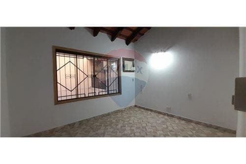 ¡Tu Nuevo Hogar en el Corazón de Lambaré! – 2