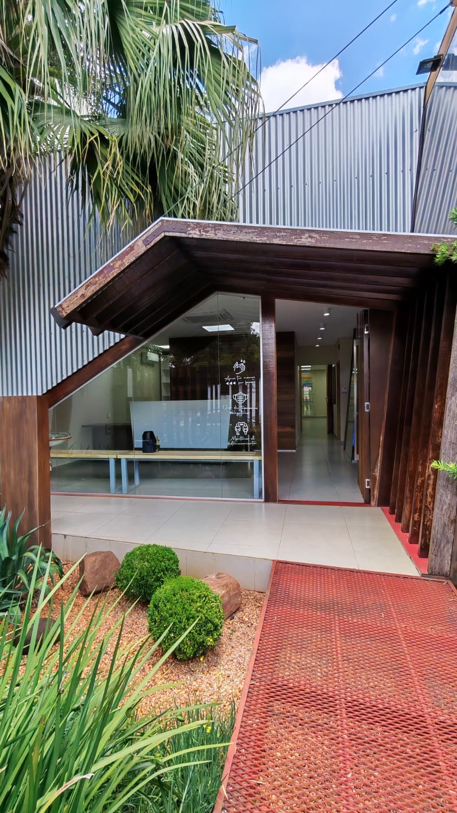 ALQUILO MODERNA OFICINA BOUTIQUE – ZONA MUNI DE ASUNCIÓN - VILLA AURELIA – 2