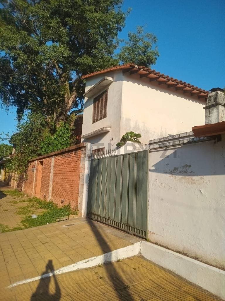 Vendo Terreno con Casa sobre Augusto Roa Bastos . Salida de calle a calle – 3