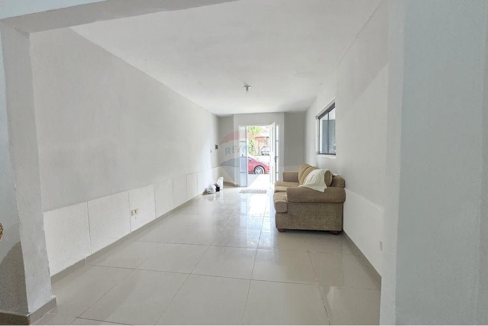 Alquilo Casa Semi Amoblada - Barrio Ycua Sati – 3