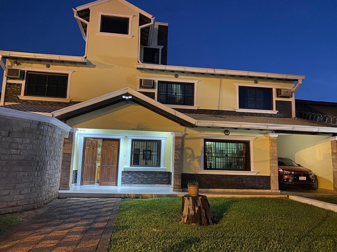 Residencia Exclusiva en Fernando de la Mora