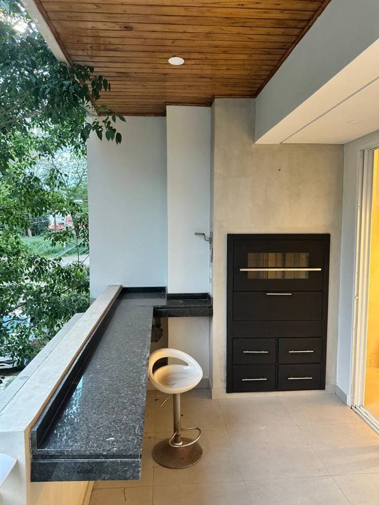 VENDO DEPARTAMENTO SEMI AMOBLADO ZONA LUQUE – 3