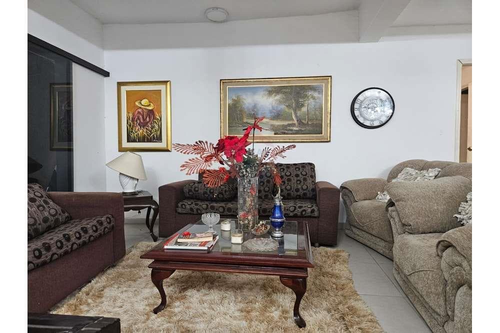 VENDO HERMOSA CASA SAN LORENZO -ZONA SALEMMA – 3