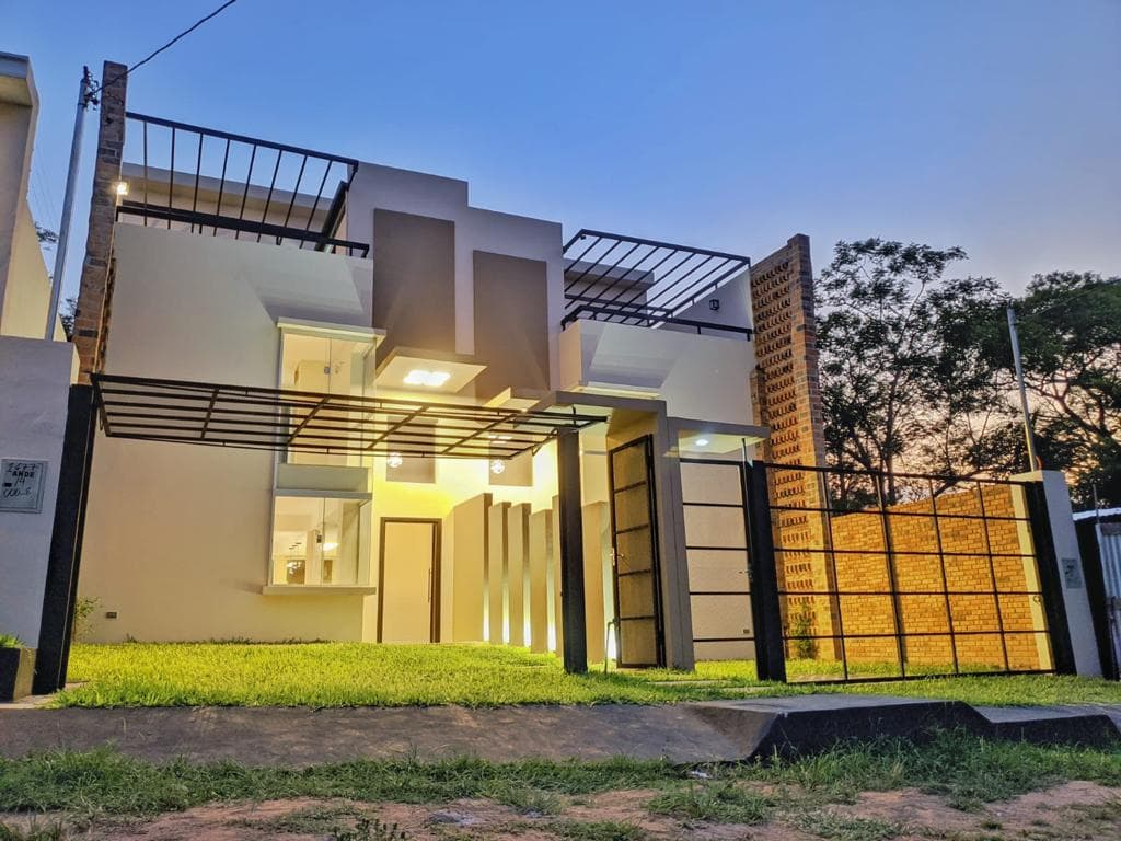 VENDO TRÍPLEX A ESTRENAR EN LAMBARÉ Z/ YACHT!!