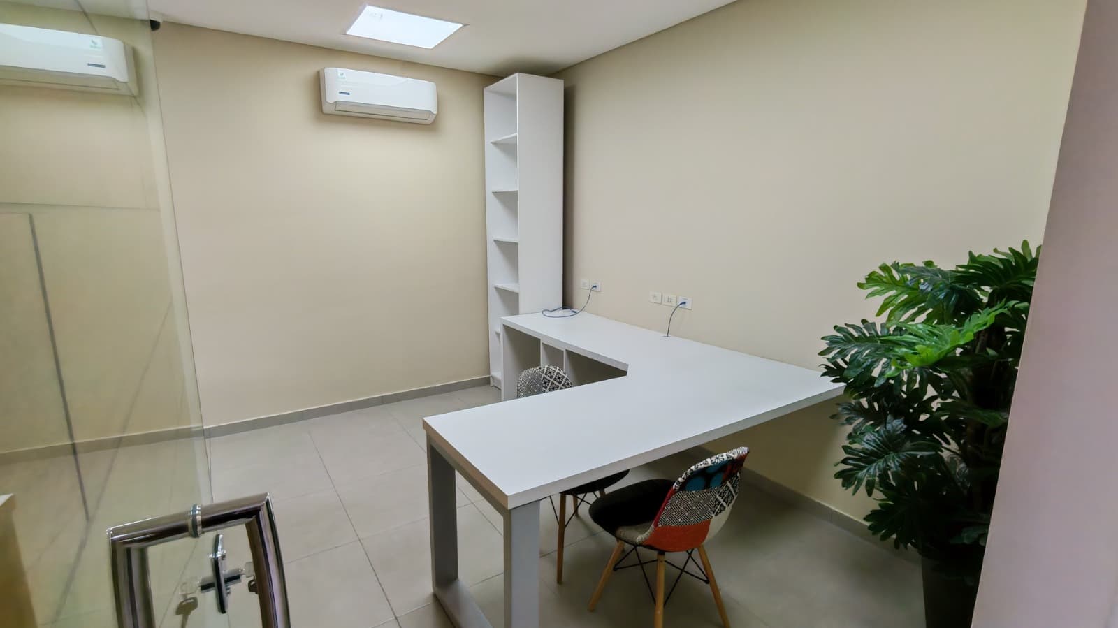 ALQUILO MODERNA OFICINA BOUTIQUE – ZONA MUNI DE ASUNCIÓN - VILLA AURELIA – 3