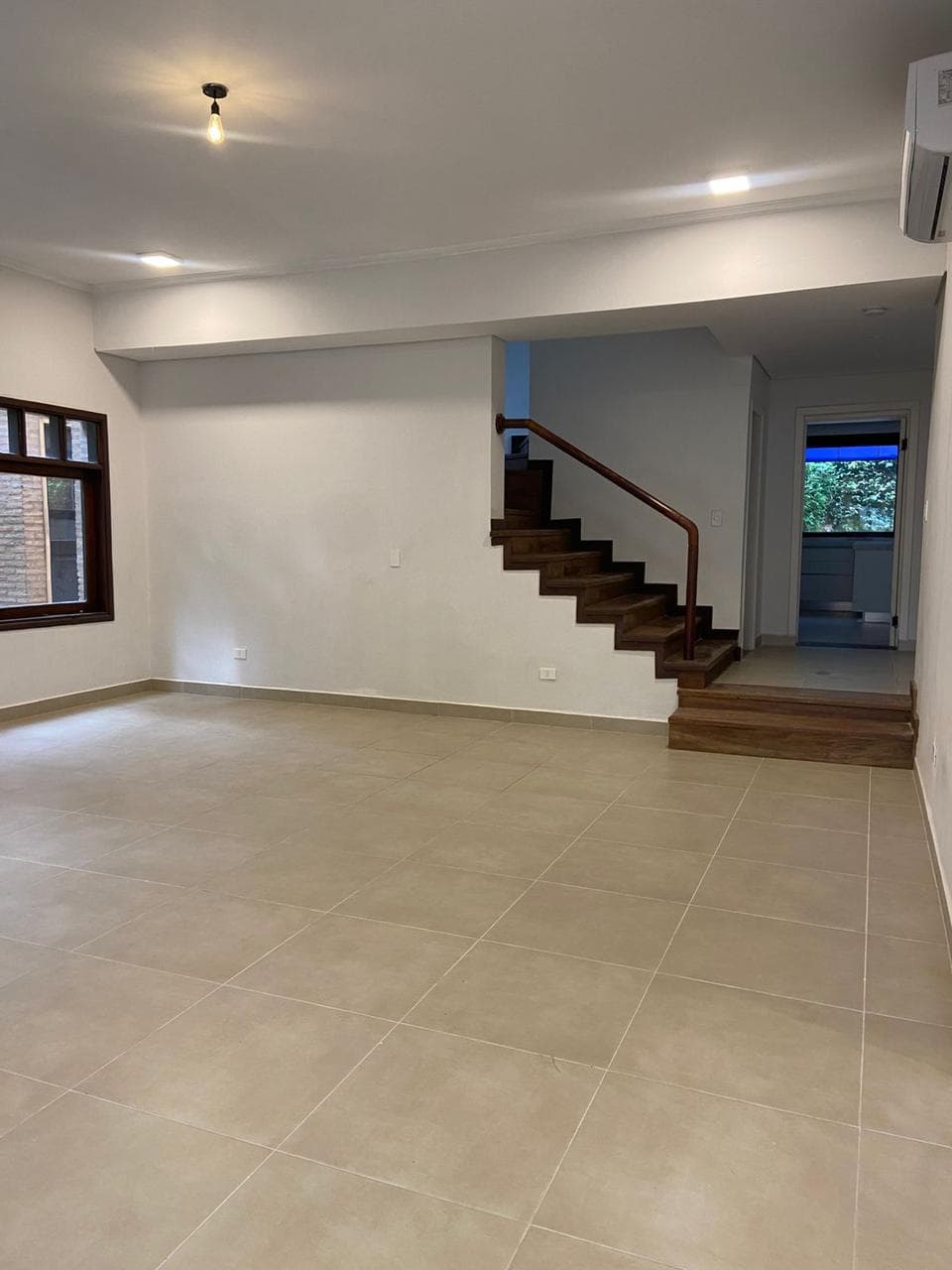 ALQUILO ZONA GOETHE. US. 3.200 - 4 habitaciones en Condominio - Bo. San Jorge – 2