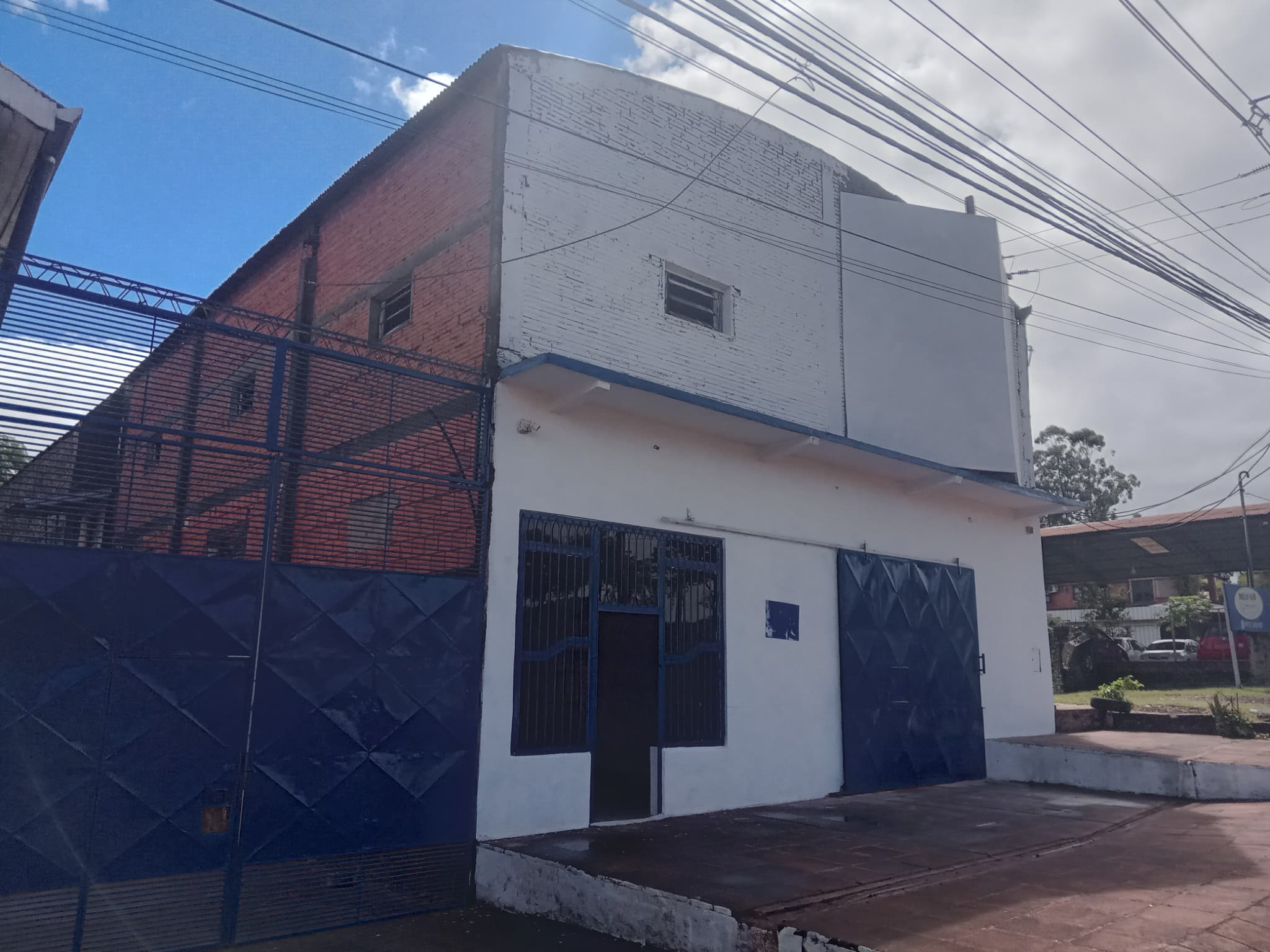 Amplio Depósito En Alquiler