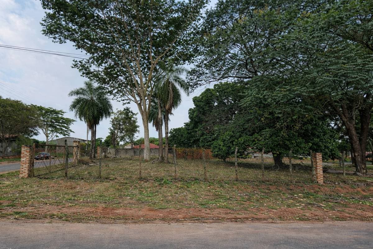 VENDO TERRENO EN VILLA ELISA DE 1.680 m2 BARRIO 8 DE DICIEMBRE