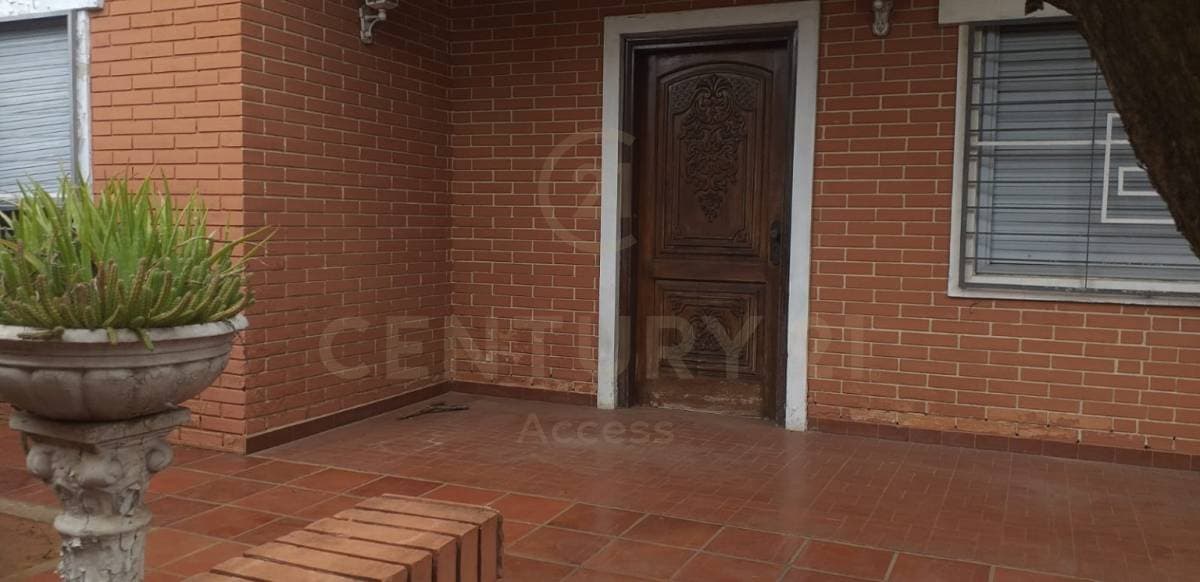 GIGANTE CASA EN ESQUINA, LA ENCARNACION – 2