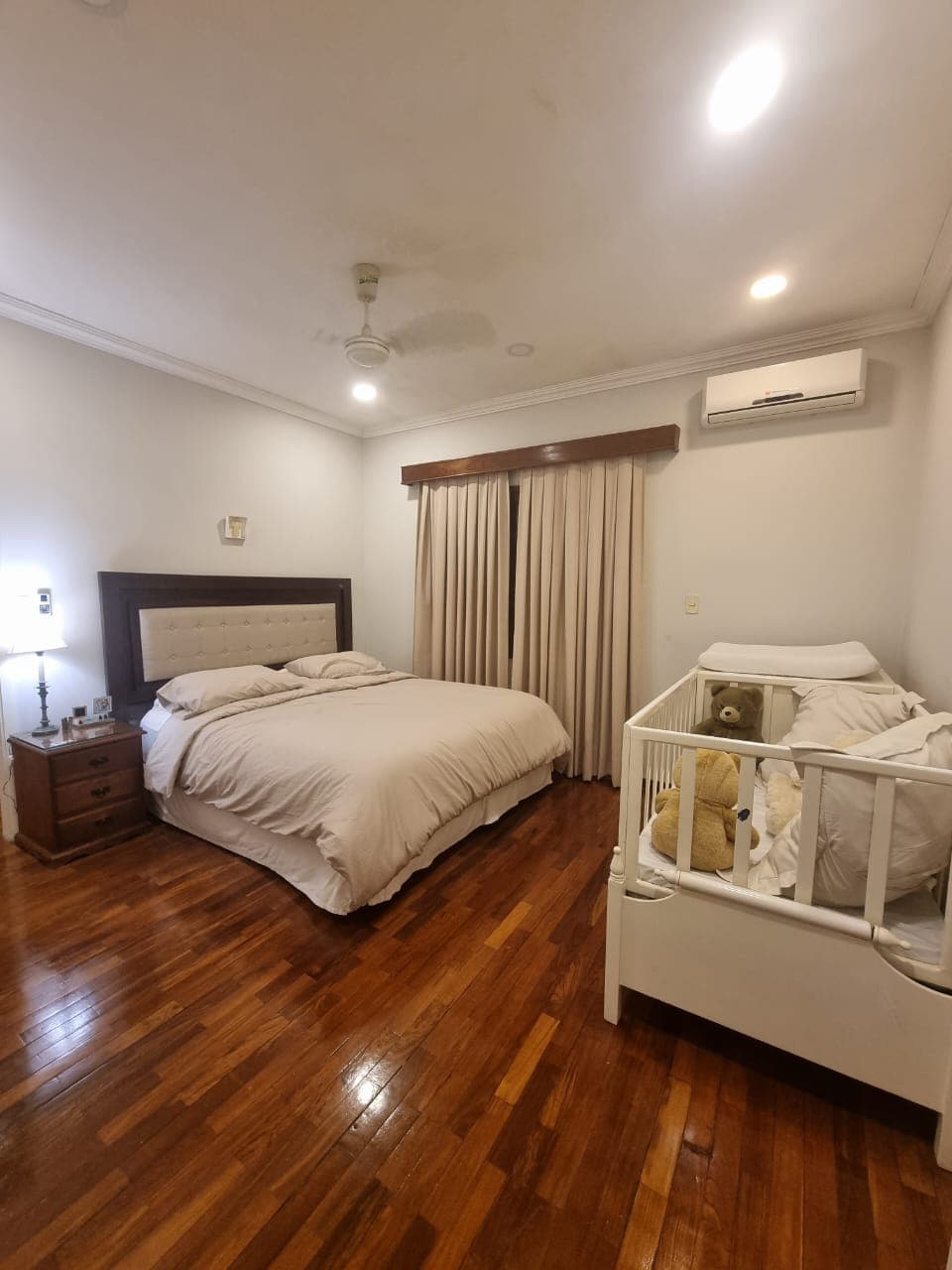 ALQUILO BELLA RESIDENCIA /7 DORMITORIOS CON GRAN PATIO 1.250 M2 – 3