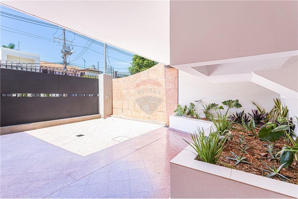 Amplia y cómoda residencia en Las Lomas. – 3
