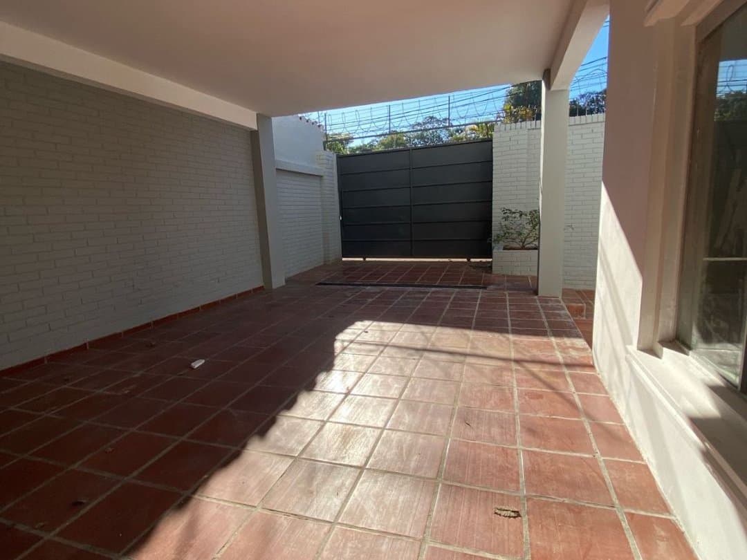 ALQUILO CASA DE 3 DORMITORIOS EN BARRIO ROBERTO L. PETIT – 3