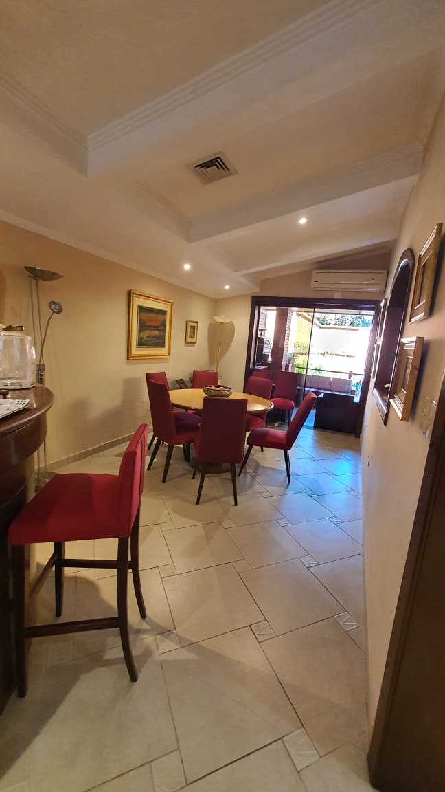 UBICACIÓN ESTRATÉGICA- EN VENTA AMPLIA RESIDENCIA - BARRIO MCAL LÓPEZ -ASUNCIÓN – 2