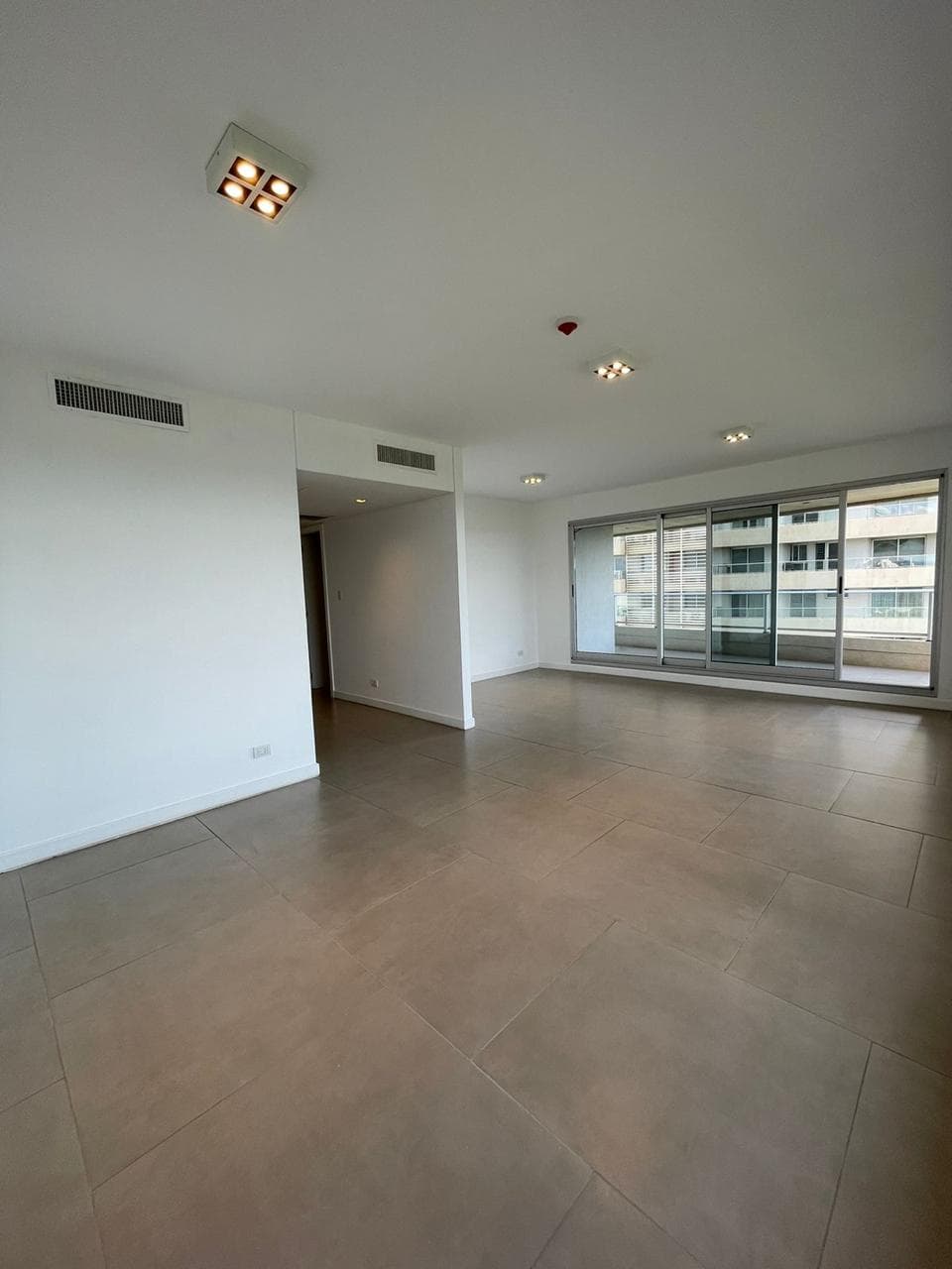 Alquilo Hermoso y Amplio Dpto de 2 Habit en Suite en Los Patos – 2