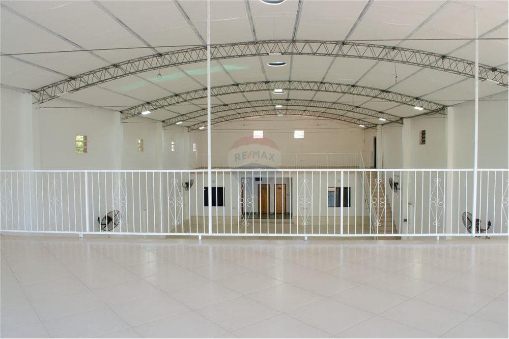 ALQUILO DEPOSITO CON SHOW ROOM EN SAN LORENZO – 2