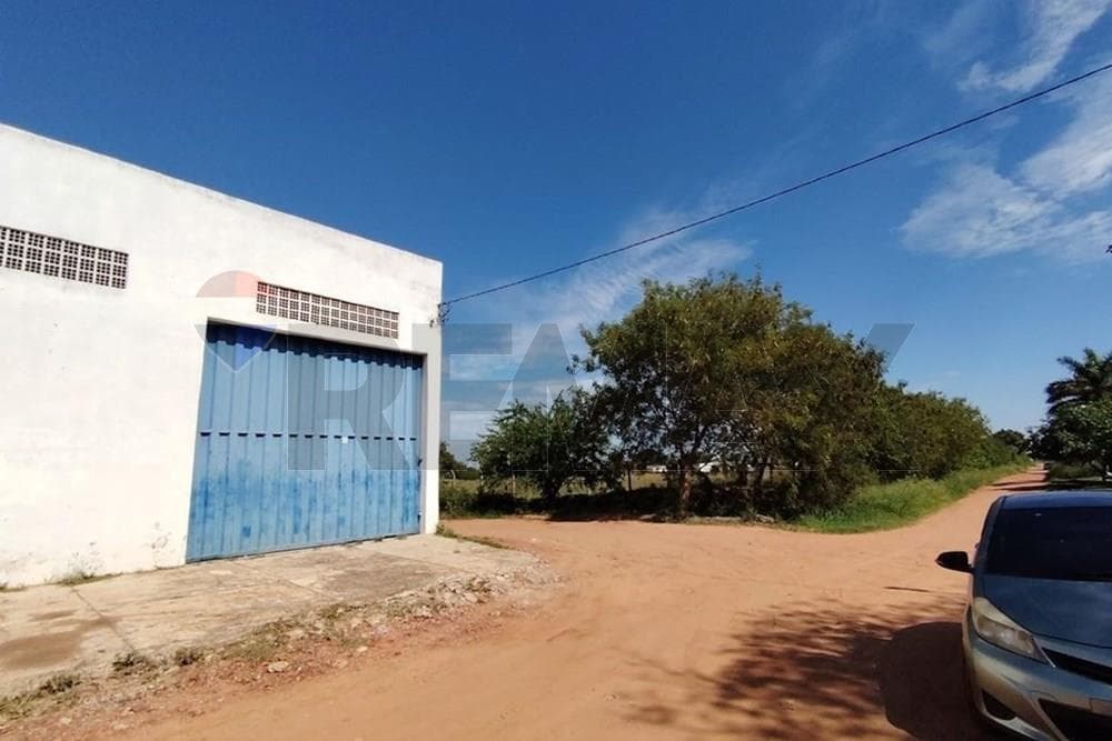 EN ALQUILER DEPOSITO EN LA CUIDAD DE LIMPIO