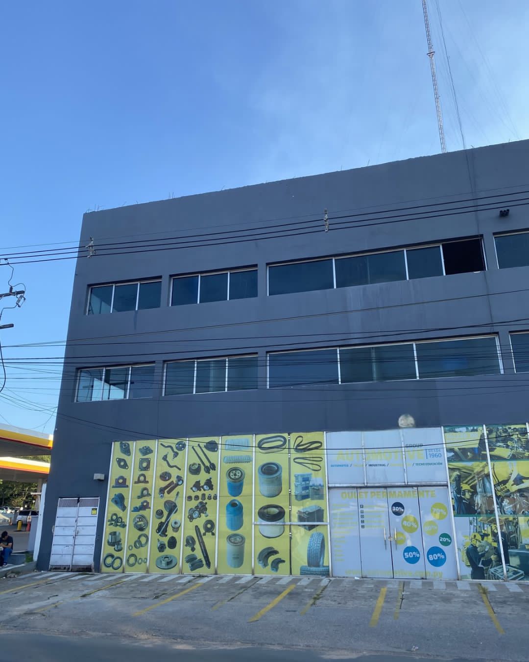 ALQUILO OFICINA CORPORATIVA S/AVDA JOSE FELIX ESTIGARRIBIA 3600 M2 – 3